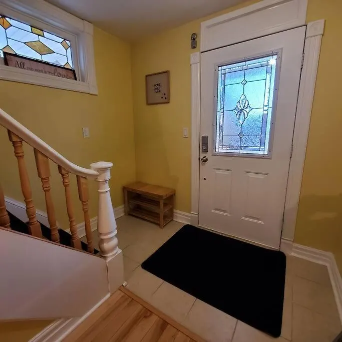 Garden 2 Storey House Niagara Falls Holiday home