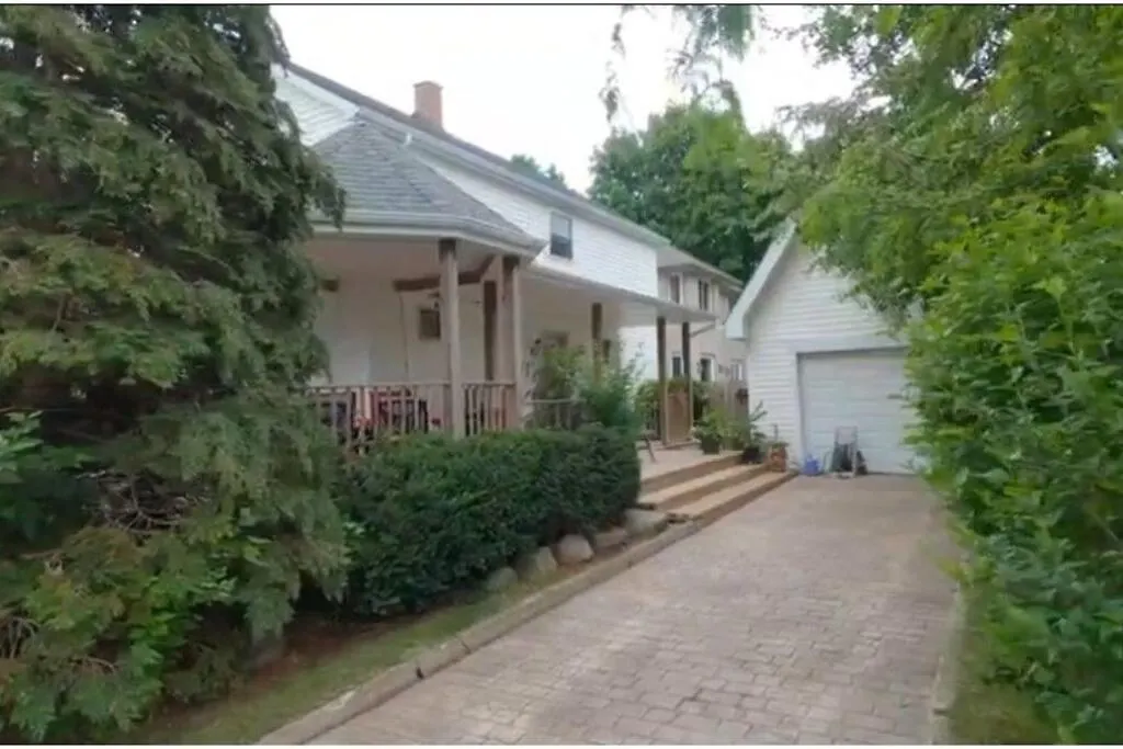 Garden 2 Storey House Niagara Falls Holiday home